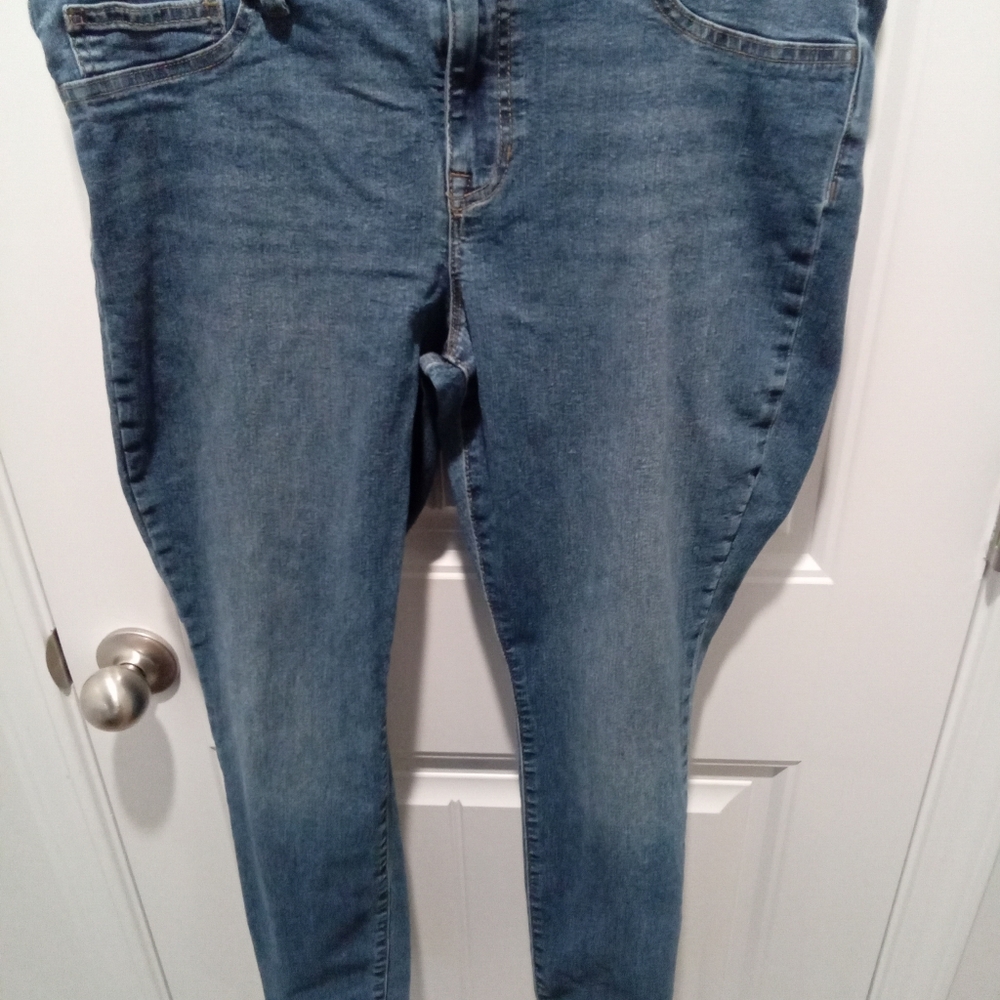 Gap Denim Size 12. Favorite Jegging Classic Blue Denim Jeans Fake Front Pockets